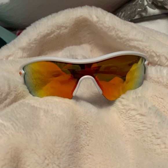 MEN’S OAKLEY SUNGLASSES 🕶 PRICE DROP! - Picture 2 of 2